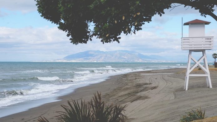 playa Torre de Benagalbón