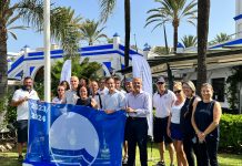 Los puertos deportivos de Estepona y Duquesa izan sus Banderas Azules por 26 años consecutivos